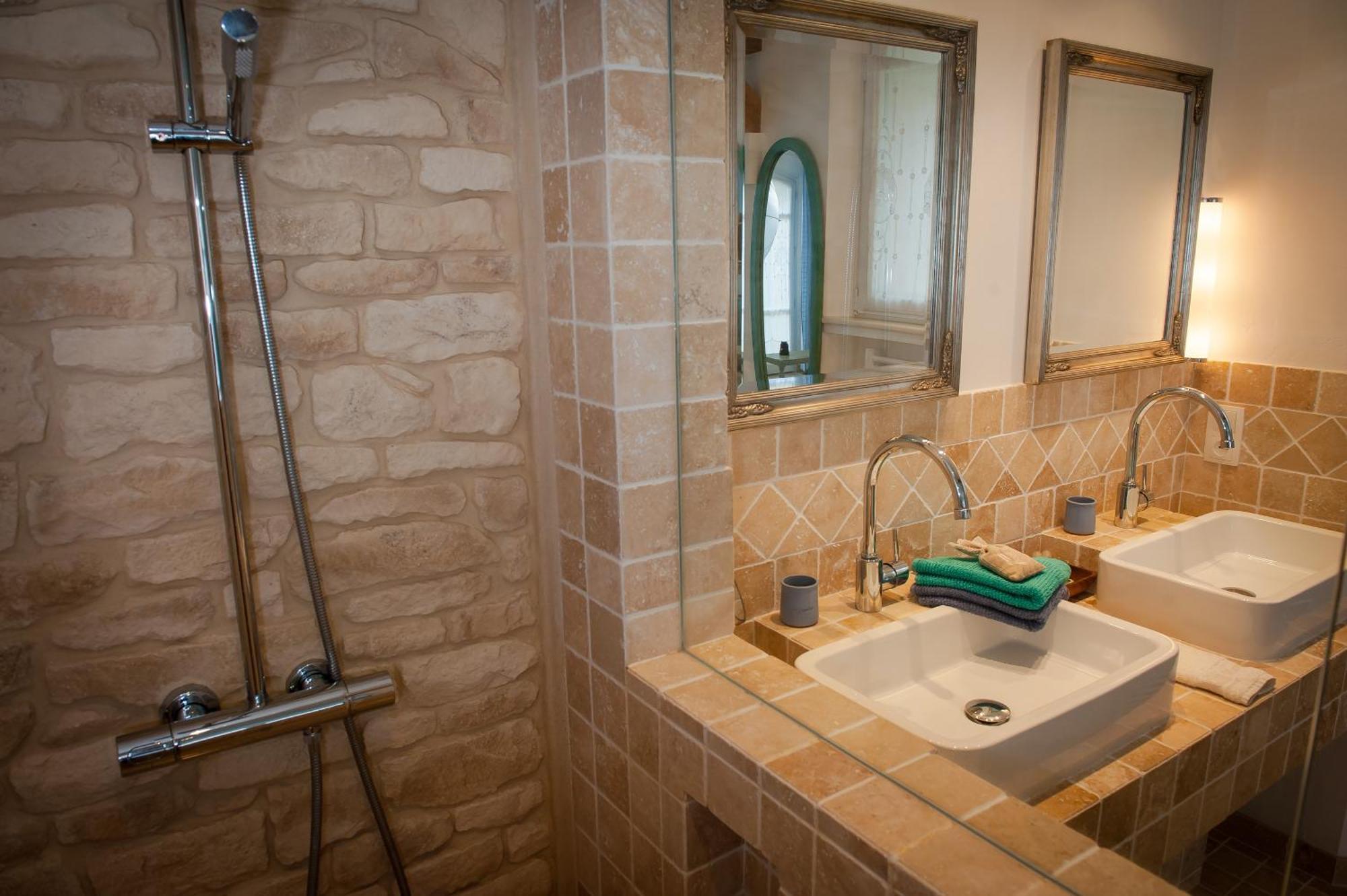 Les 4 Elements Bed & Breakfast Tourrettes-sur-Loup Phòng bức ảnh